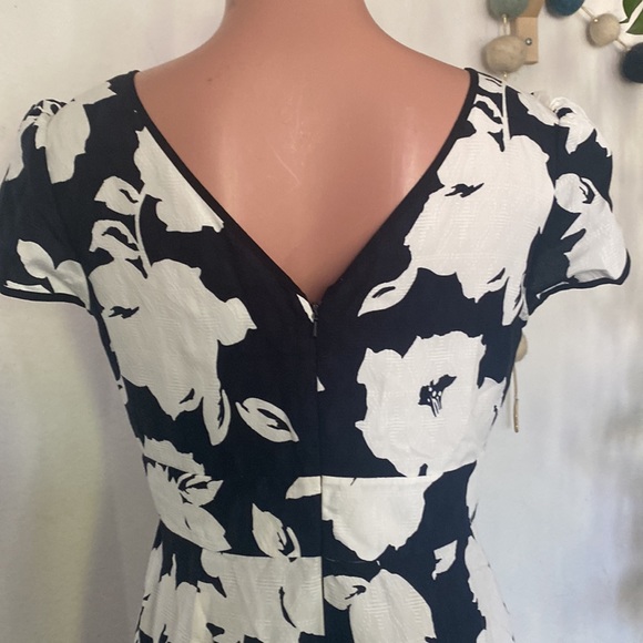 Anthropologie black white large floral print jumpsuit - Picture 6 of 8